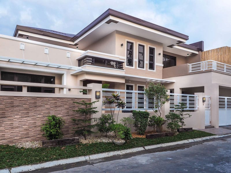 Luxury Two Story House with Interior Images